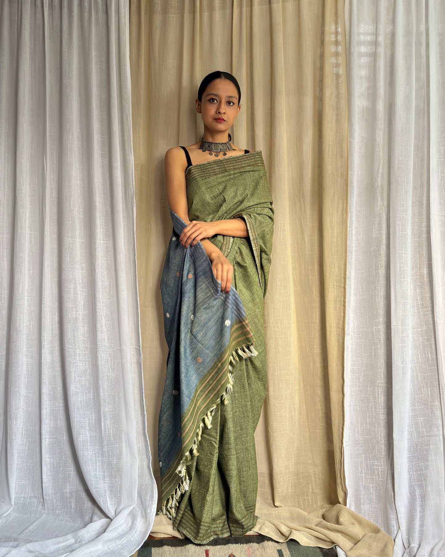 ساري حرير ايري النيلي