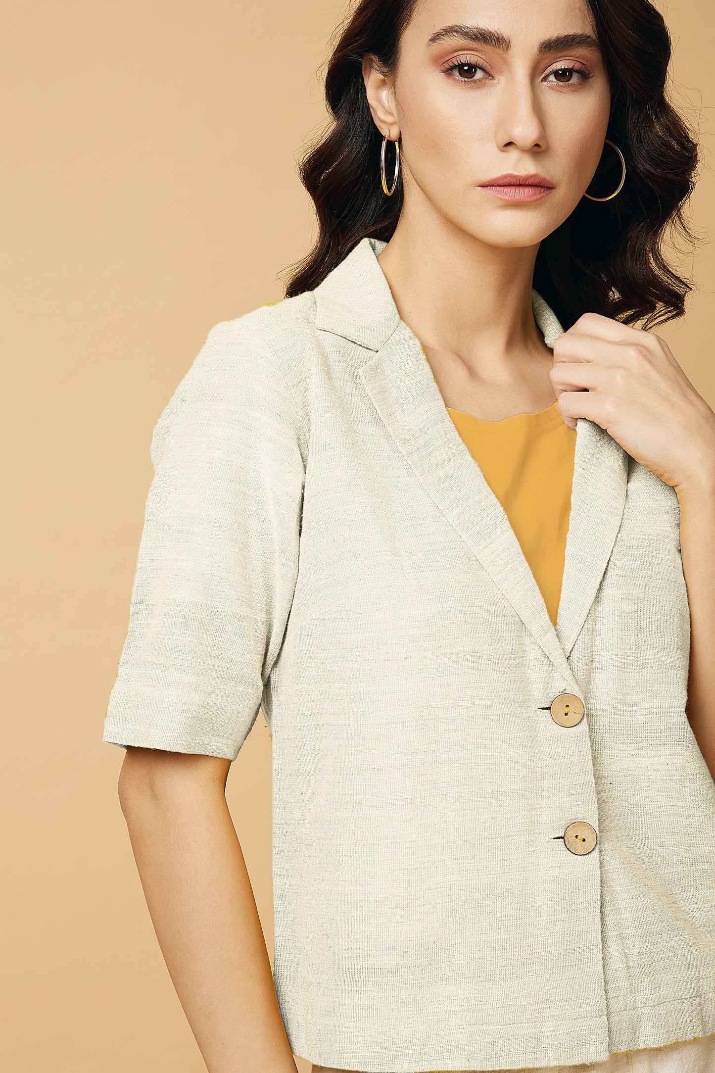 Notch collar shirt in white