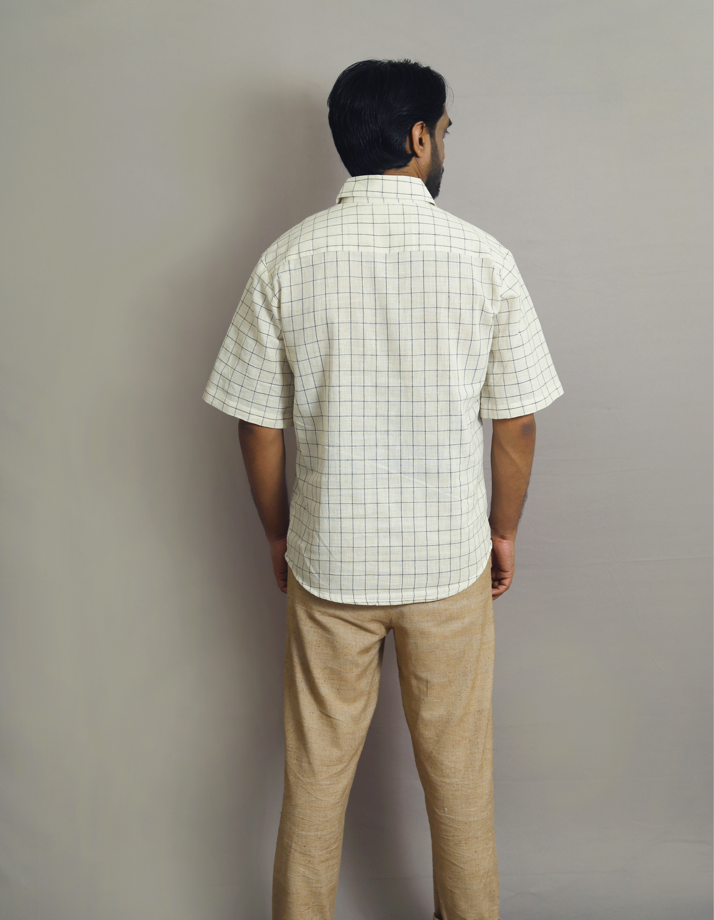 Half sleeved shirt in checks for Men
