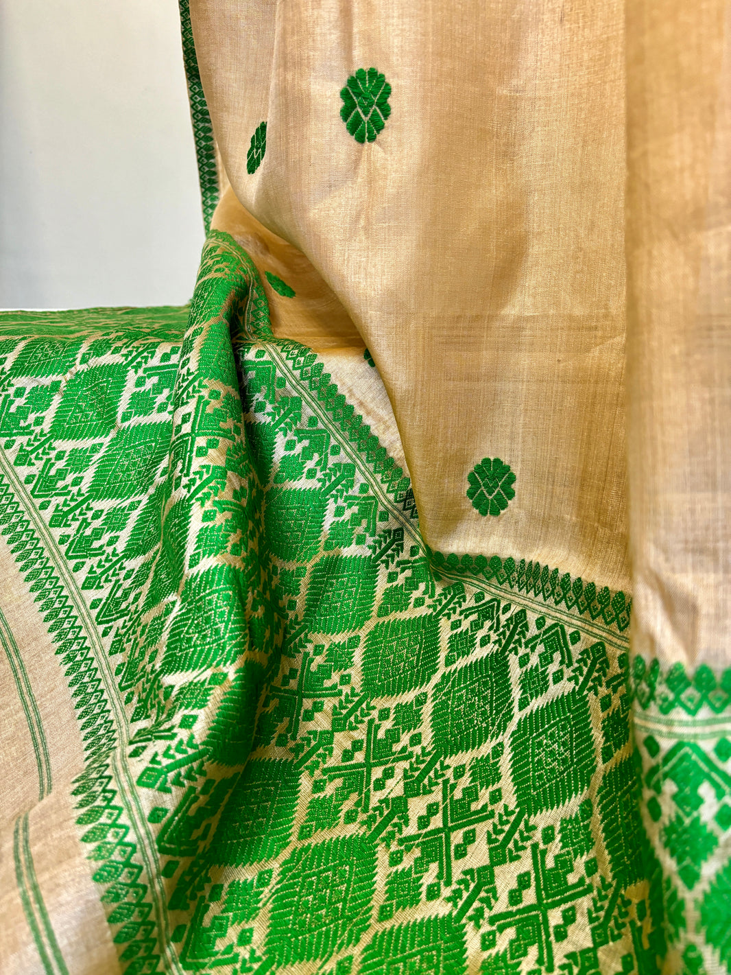Mekhela Sador – Arras