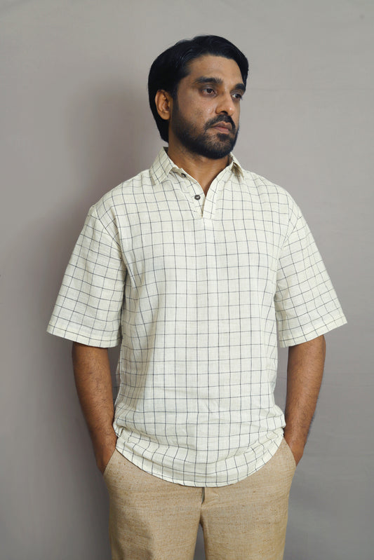 Half sleeved shirt in checks for Men
